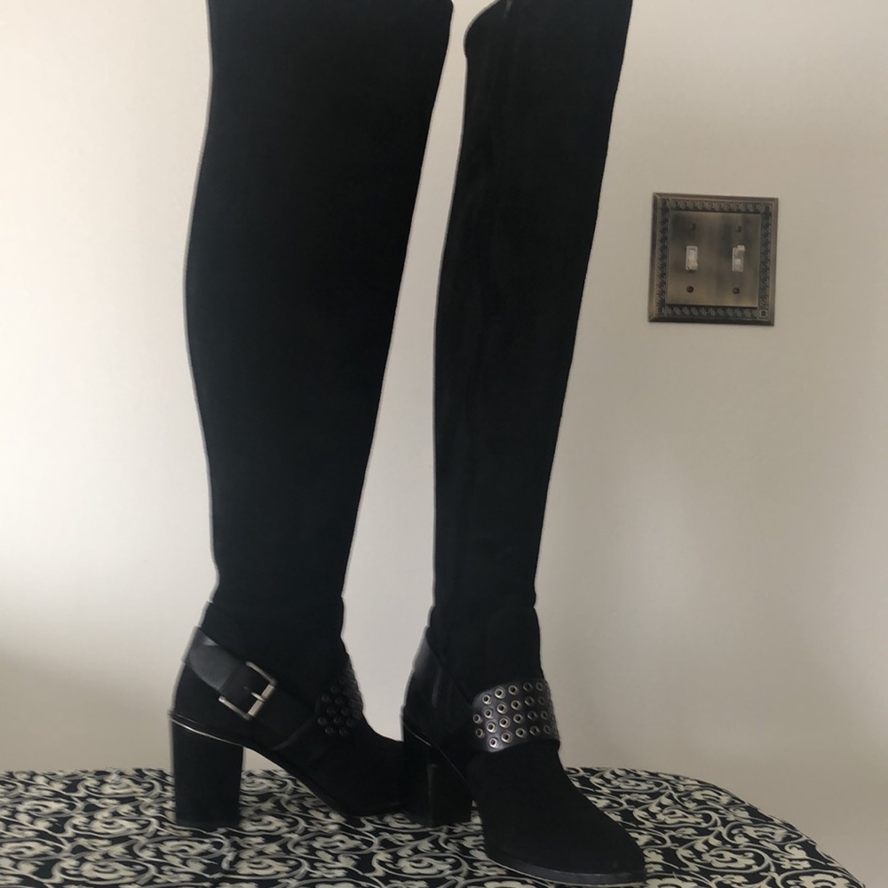 Michael Kors black Brody Suede Boots with box. - Picture 10 of 11